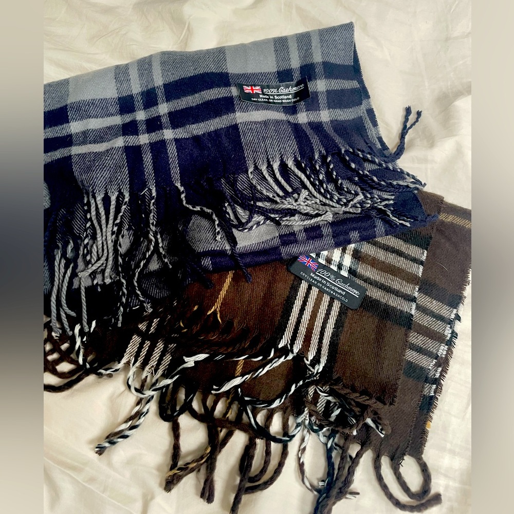 100% cashmere scarf set.